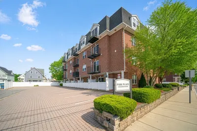 179 Park St #403 1
