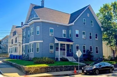 240 Crescent #7 1