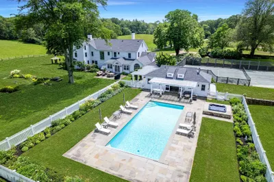 31 Lambert's Cove Rd 1