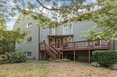 102 Captain Eames Cir #102