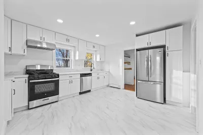 57 Walnut St #2