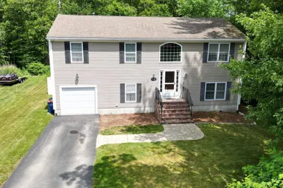 476 Upland St 1
