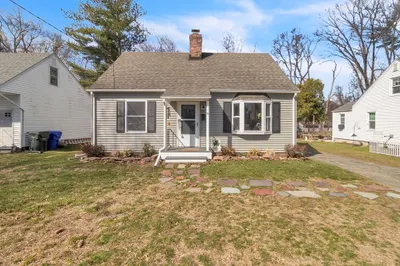 78 Mayflower Rd