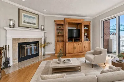 18 Breakwater Drive #18 1