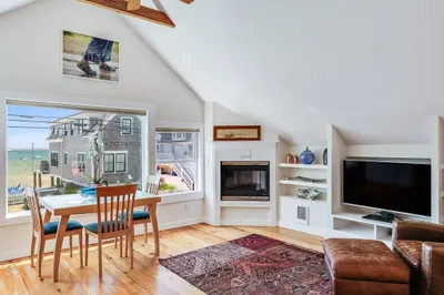92 Commercial St #2A 1