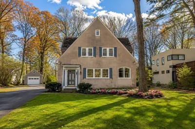 61 Woodlawn Ave 1