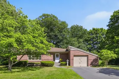 31 Lowell Ave 1