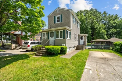 916 Bristol St 1