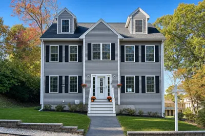 34 Amesbury Ave 1