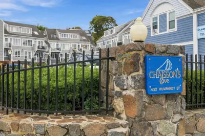 432 Humphrey Street #22D 1