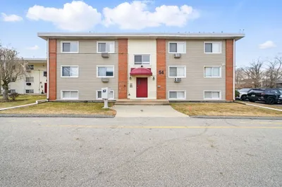 54 River St #10