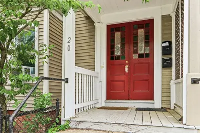 20 Lake St #2