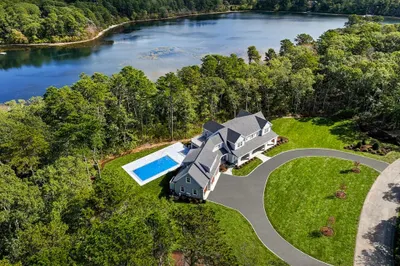 19 Walkerwoods Dr 1