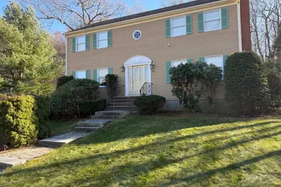 88 Patricia Dr 1