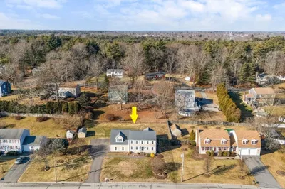 35 Nelson Dr