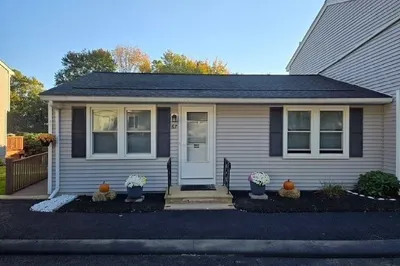 270 Sunderland Rd #67 1