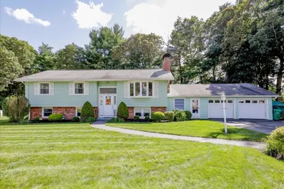10 Laurel Ln 1