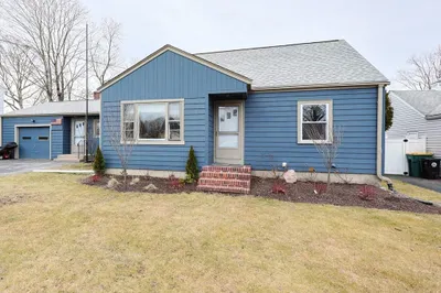 23 Crescent Ave
