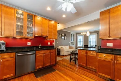 8 Taft St #3