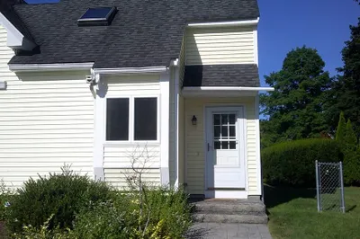 10 Blaine St #2