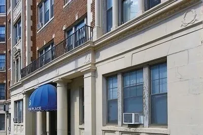 6 Sutherland Rd #52