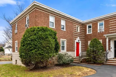 32 Newman Rd #1