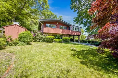 7 Buzzards Bay Dr 1