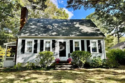 2 Bayberry Ln