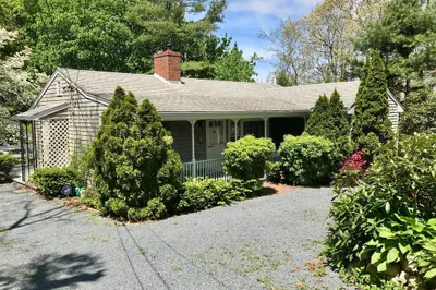 24 Cayuga Ave