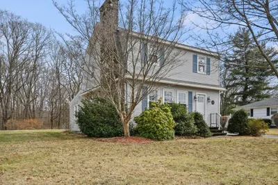 17 Putnam Hill Rd