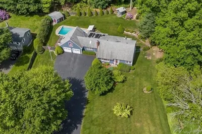 49 Karen Rd
