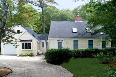 251 Fells Pond Rd 1