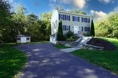 570 N Main St