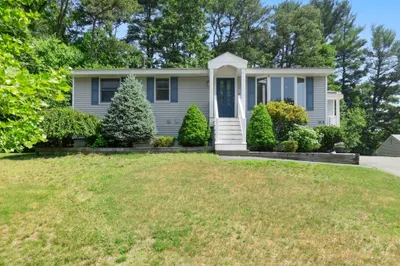33 Glen Dr