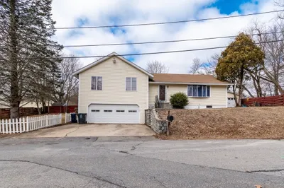 27 Hoover St 1