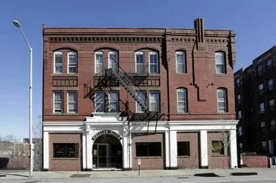 463 Merrimack #106 1