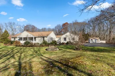 152 Indian Hill St