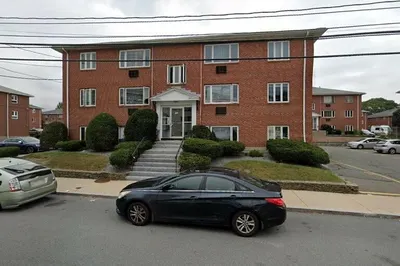 133 Warren St #8