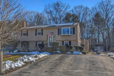 8 Village Ln 1