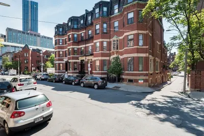 30 Gloucester Street #2