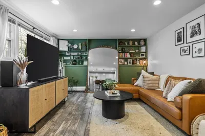 107 Russell St #1