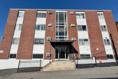 7 Tyler St #8 1