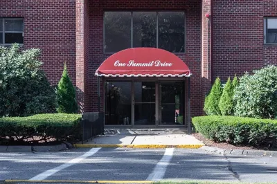 1 Summit Drive #46 1