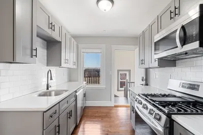10 Centre Ave #6