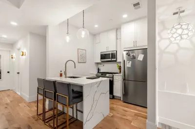 198 Maverick St #3