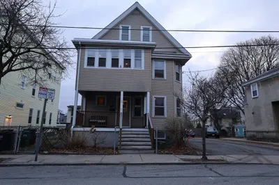 98 Clay St 1
