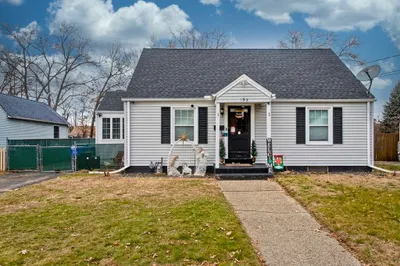 193 Corona St