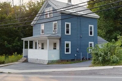 135 Commercial St 1