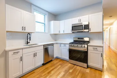 206 L Street #2
