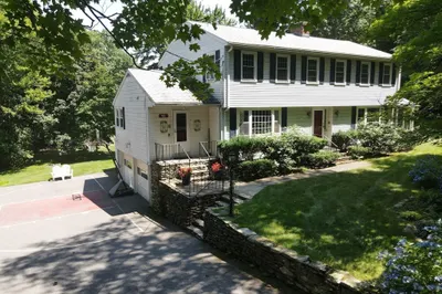 49 Burbank St 1